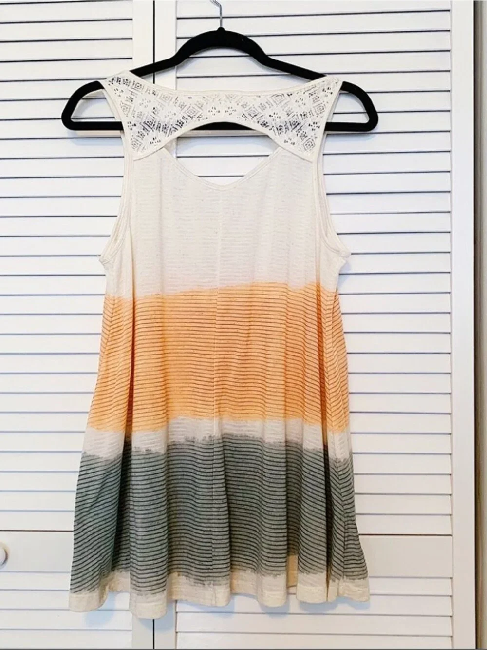 Tank W/ Lace Detailing - Picture 2 of 4